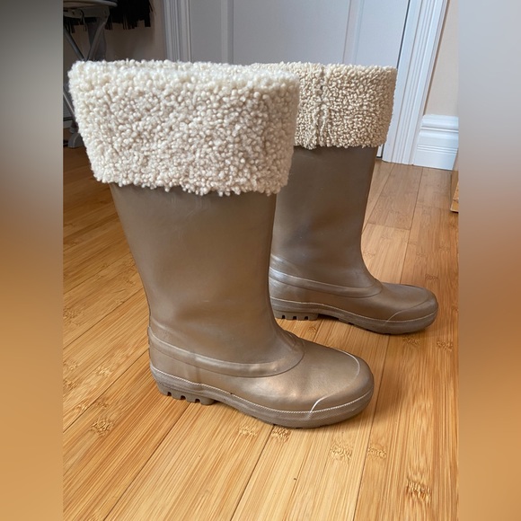 UGGS - Millcreek Wellingtons - Picture 5 of 5